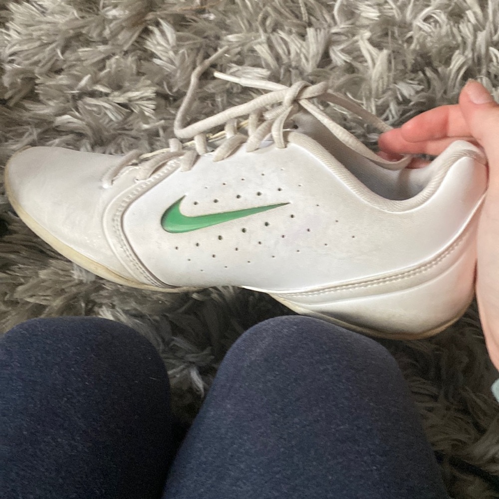 Nike womens shoes!!! Size 7.5
